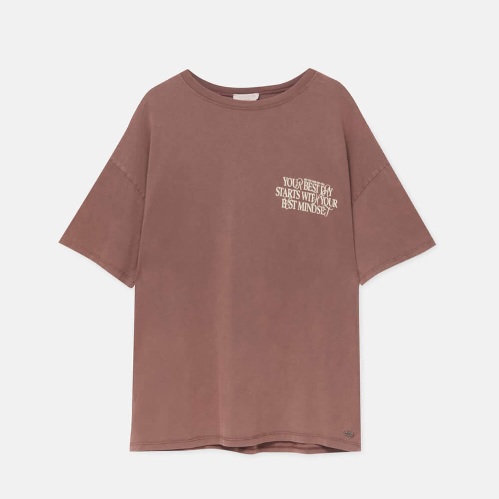 T-shirt with contrasting slogan